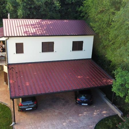 Apartman Koraca Roč Eksteriør billede