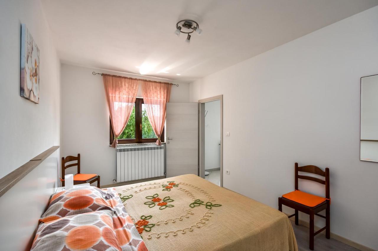 Apartman Koraca Roč Eksteriør billede