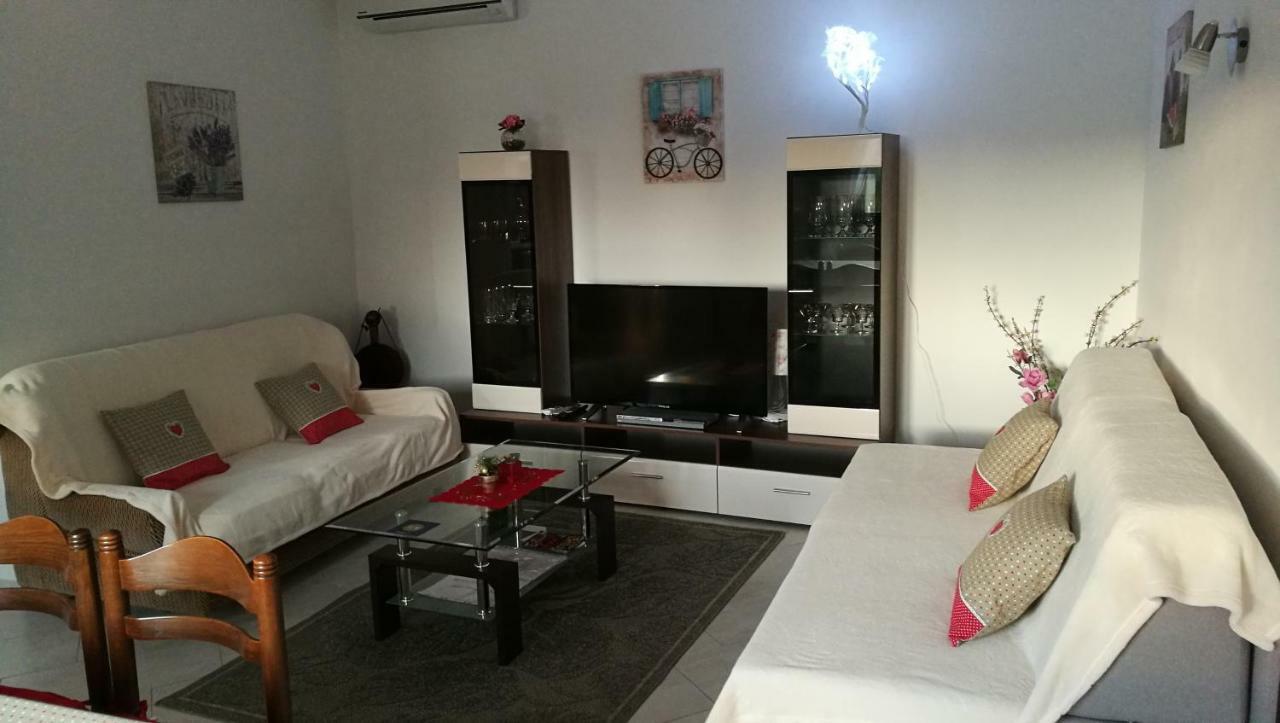 Apartman Koraca Roč Eksteriør billede